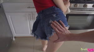 My Step Sisters Sexy Ass - Pic 13