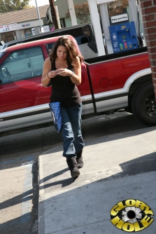 Teri Weigel - Pic 1